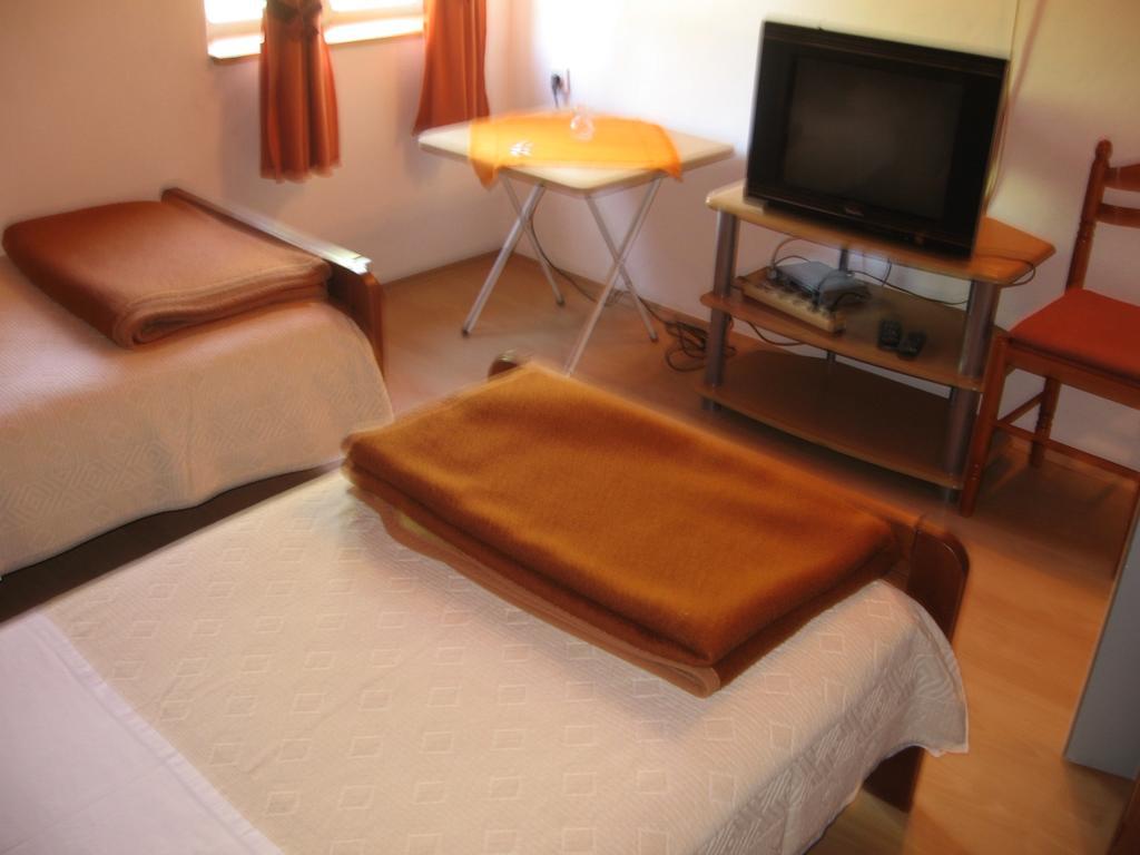 Apartments Darinka Skradin Quarto foto