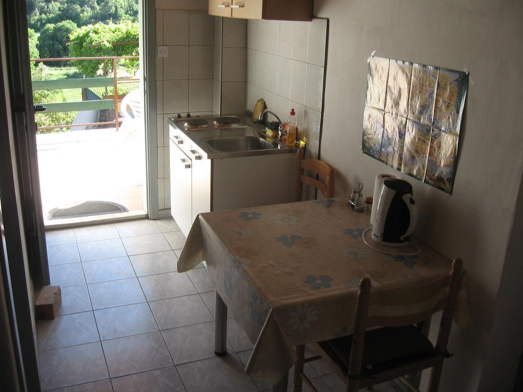 Apartments Darinka Skradin Quarto foto