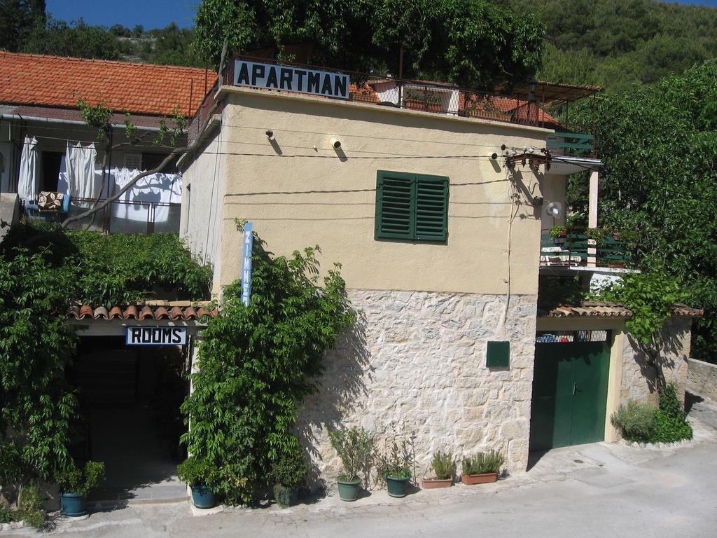 Apartments Darinka Skradin Quarto foto